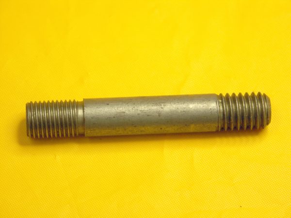 5006 Cylinder Head Stud Used