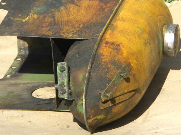 5089 / 5635 Fuel Tank - Image 3